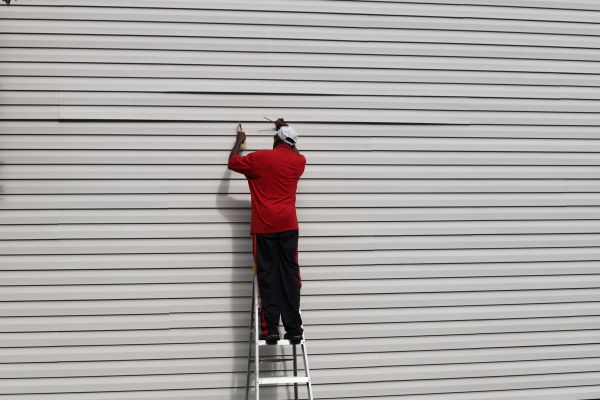 Cost of Loose Siding Repair in Warwick